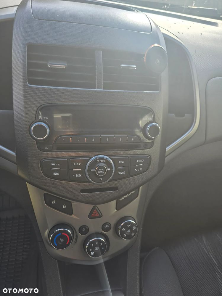 Chevrolet Aveo 1.6 LTZ - 14