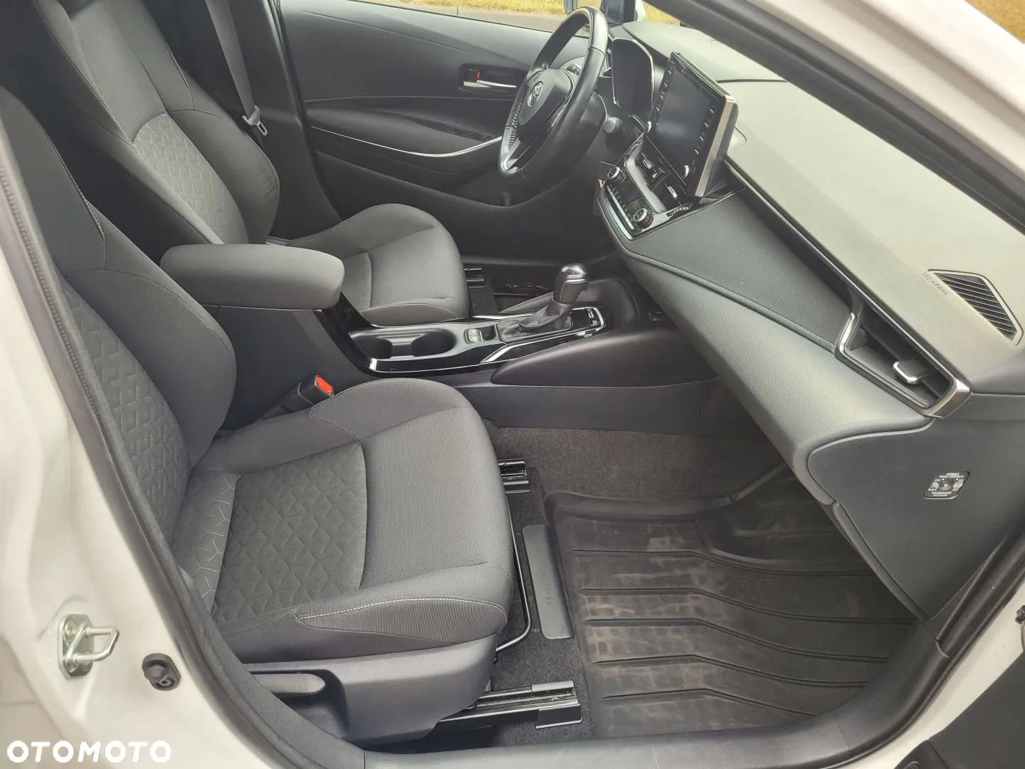 Toyota Corolla 1.8 Hybrid Executive - 21