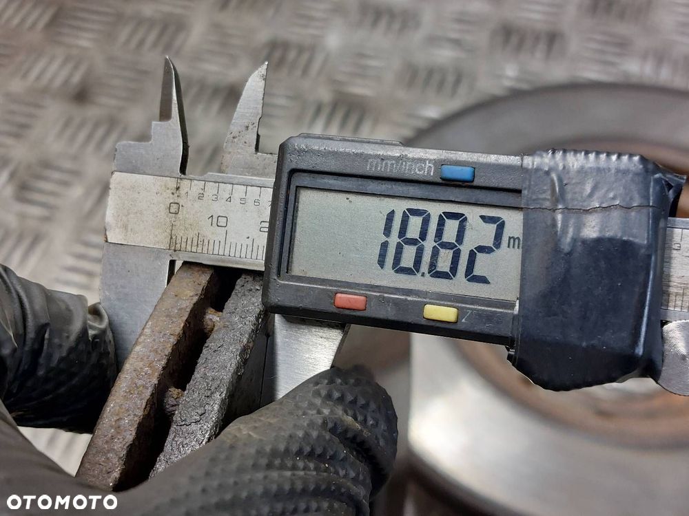 TARCZE HAMULCOWE PRZÓD HYUNDAI GETZ I 1.3 12V - 4