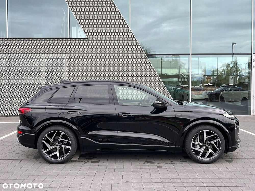 Audi Q6 e-tron - 1