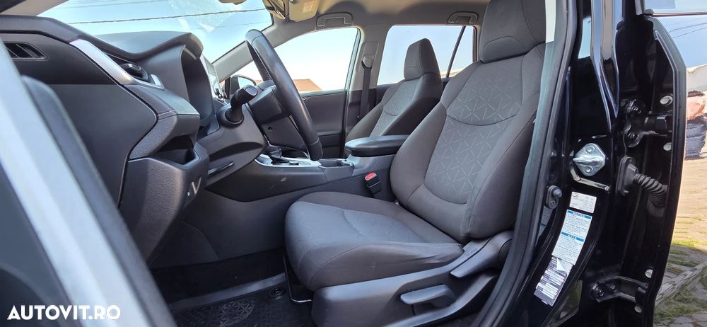Toyota RAV4 - 18