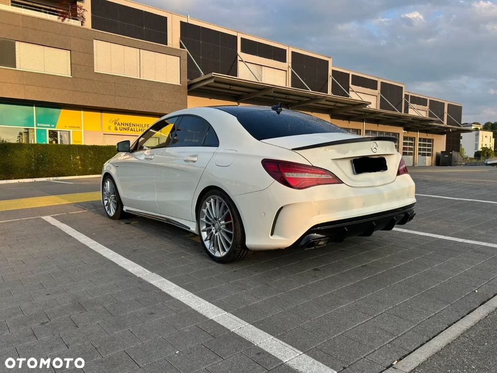 Mercedes-Benz CLA 250 4-Matic AMG Line - 4