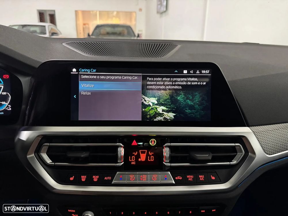 BMW 330 e Touring Pack M Auto - 29