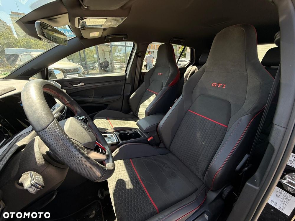 Volkswagen Golf - 16