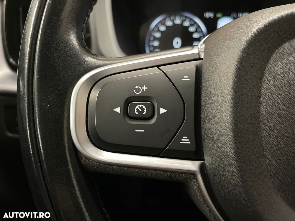 Volvo XC 60 Recharge T6 Twin Engine eAWD R-Design Expression - 26