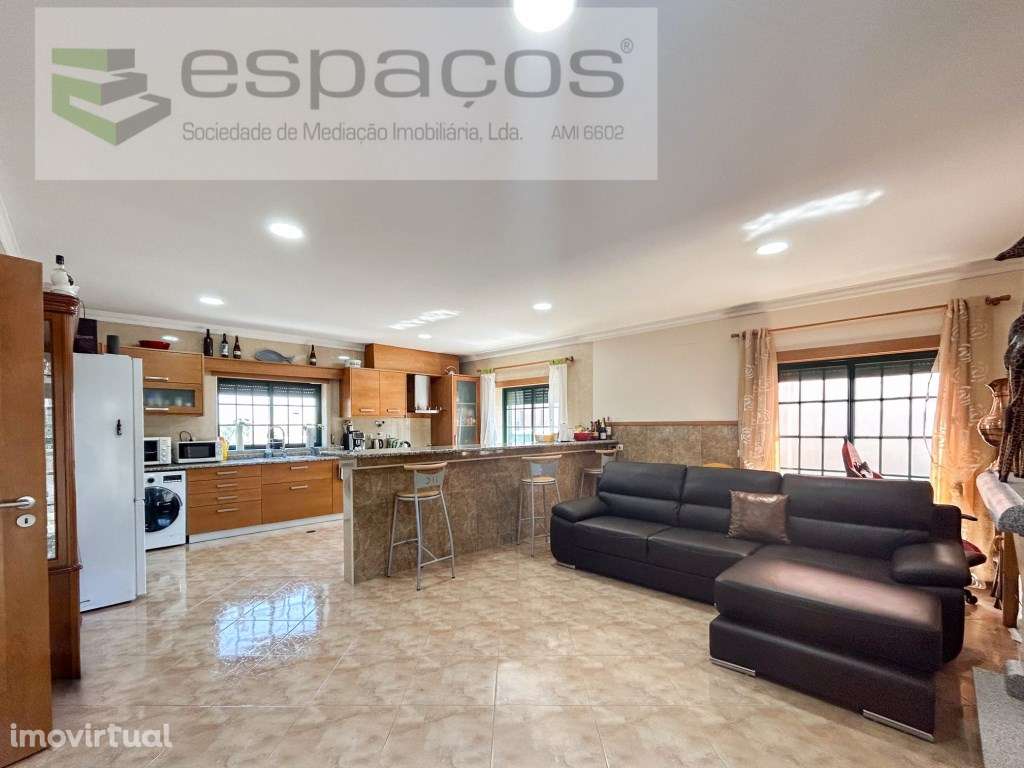 Moradia com garagem - Grande imagem: 2/25