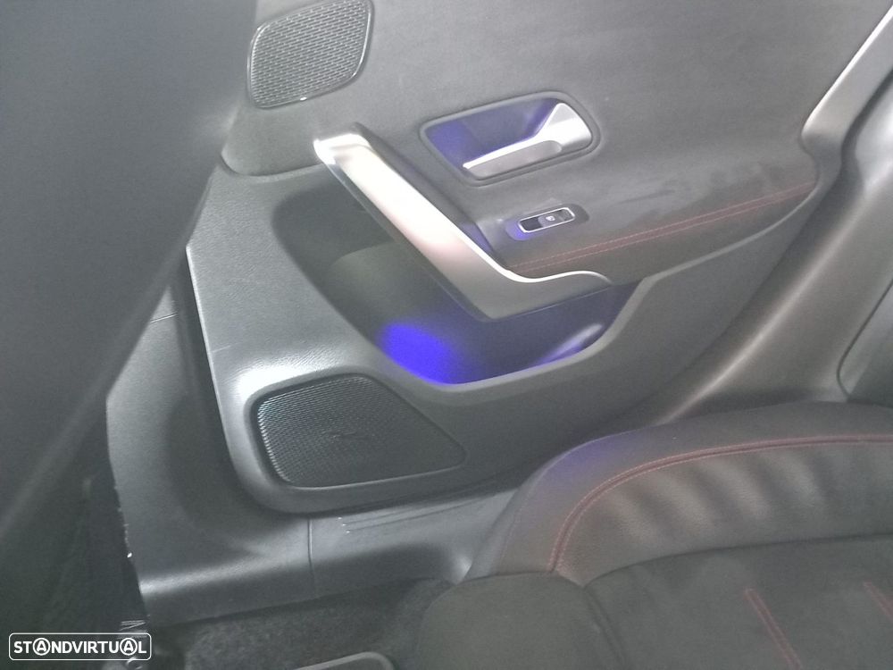 Mercedes-Benz CLA 180 d Shooting Brake AMG Line Aut. - 28