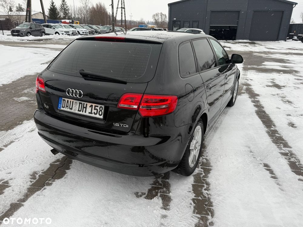 Audi A3 Sportback 1.6 TDI DPF S line Sportpaket - 10
