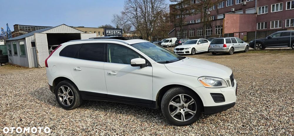 Volvo XC 60 D5 AWD Geartronic Summum - 11