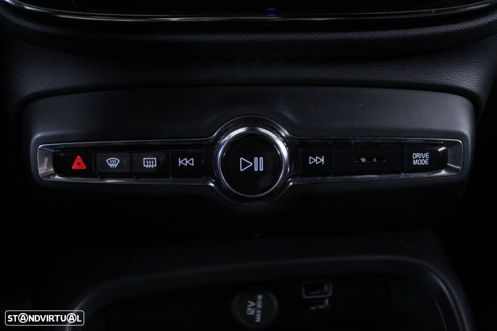 Volvo XC 40 1.5 T2 Plus Dark Auto - 28