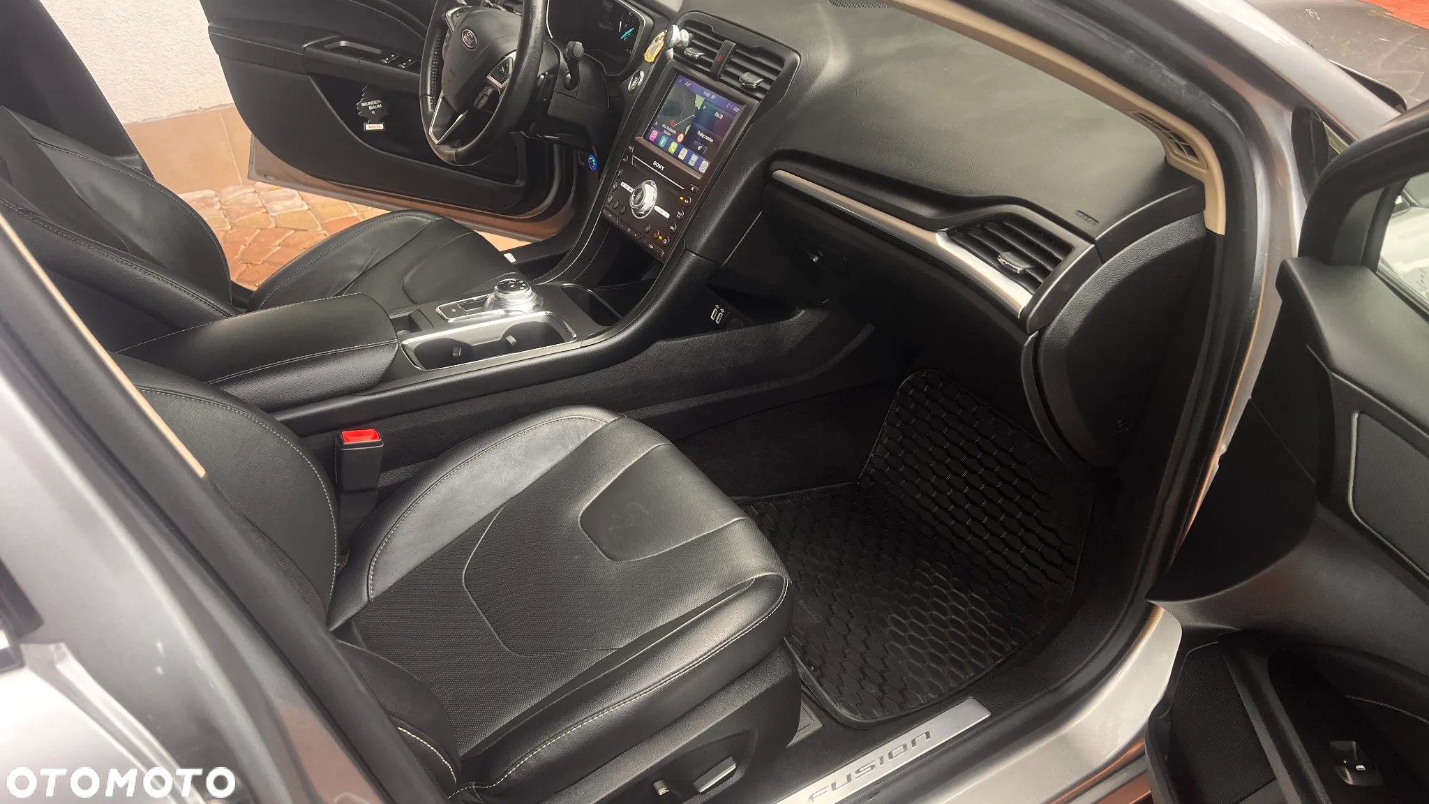 Ford Fusion 2.0 EcoBoost Titanium - 29