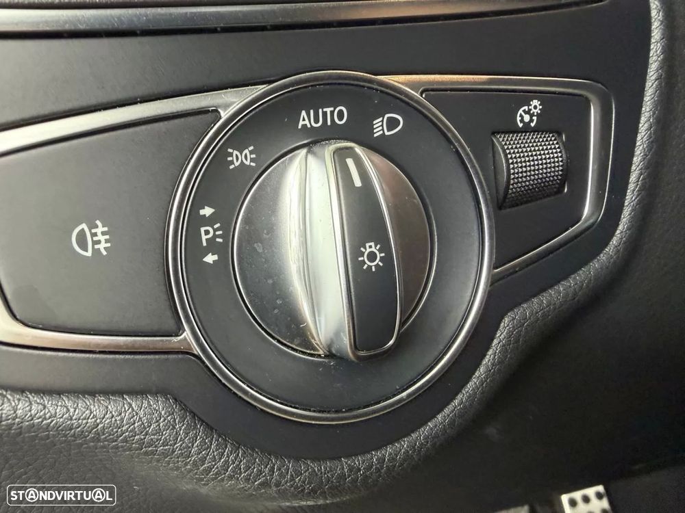 Mercedes-Benz C 180 Cabrio AMG Line — fotografia 30