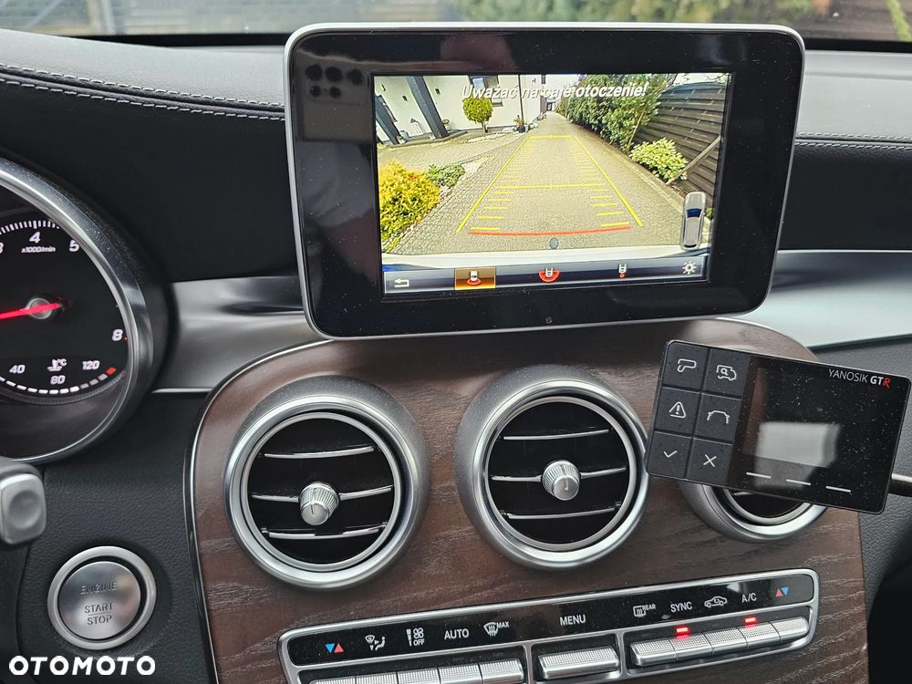 Mercedes-Benz GLC 250 4Matic 9G-TRONIC Exclusive - 24