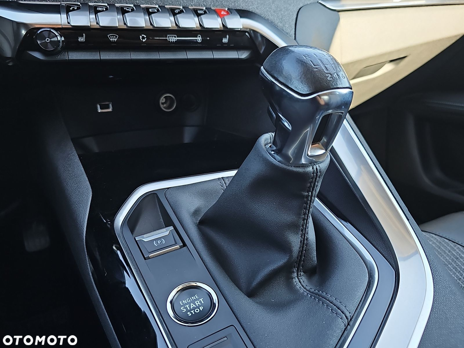 Peugeot 3008 1.2 PureTech Allure S&S - 16