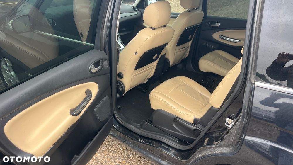 Ford Galaxy - 10