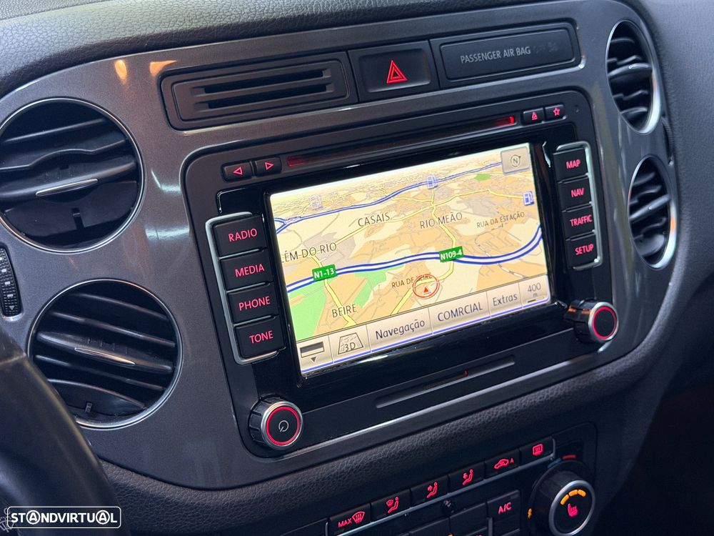 VW Tiguan 2.0 TDI DPF BlueMotion Exclusive - 26