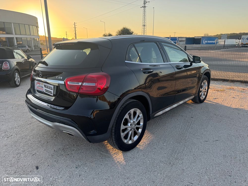 Mercedes-Benz GLA 220 CDI 7G-DCT Urban - 6