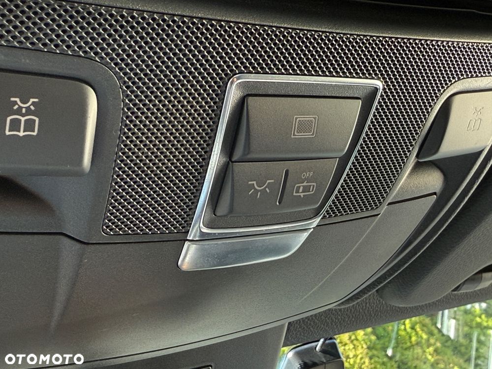 Mercedes-Benz SL 63 AMG - 24