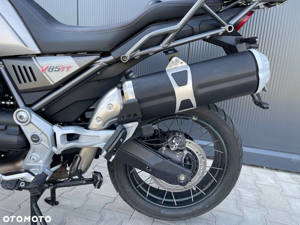 Moto Guzzi V85 - 4