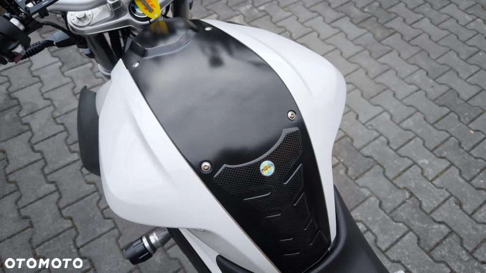 BMW F - 15