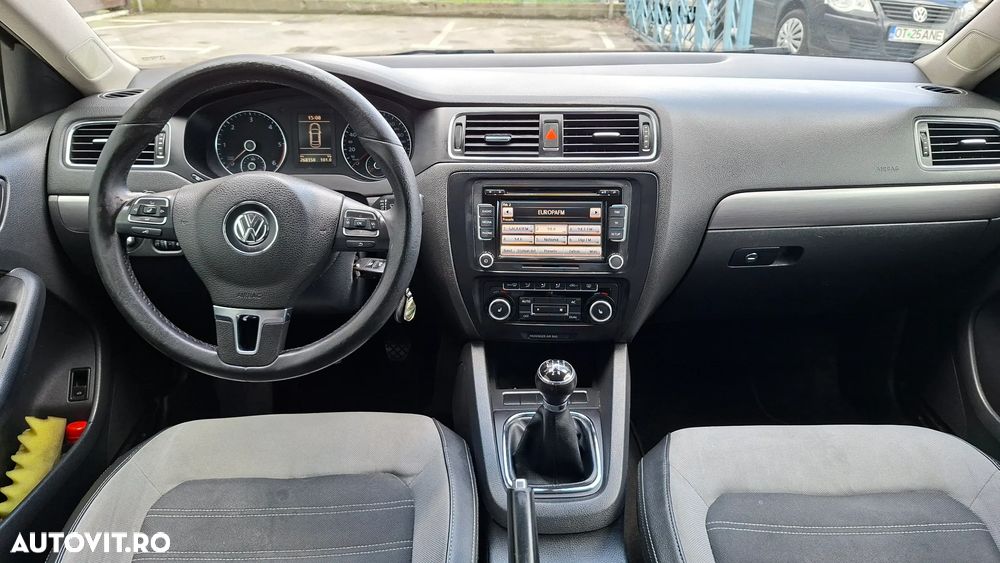 Volkswagen Jetta 1.6 TDI DPF Comfortline - 8