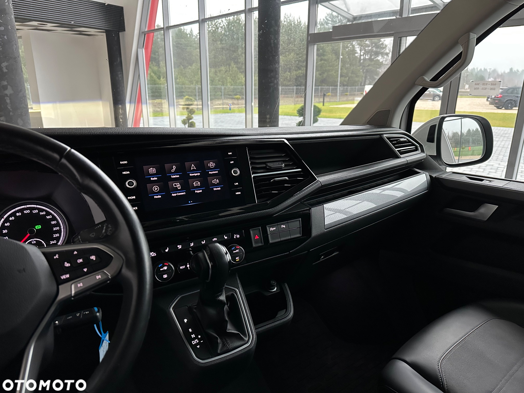 Volkswagen Multivan 2.0 TDI L1 Generation SIX DSG - 32