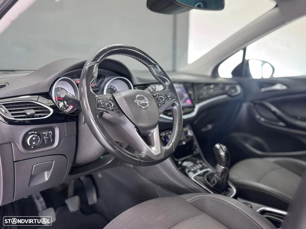 Opel Astra Sports Tourer - 12