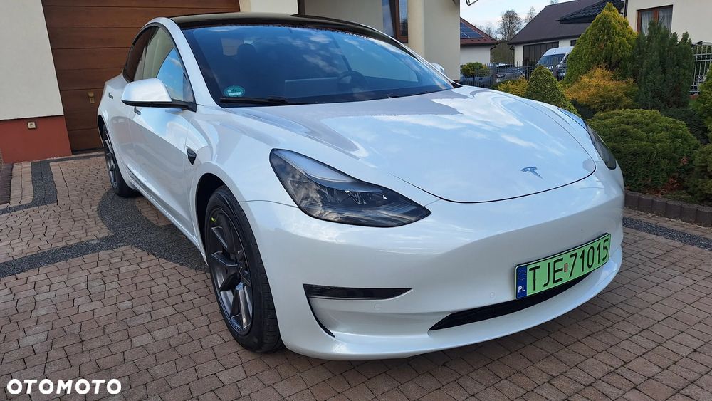 Tesla Model Y - 2