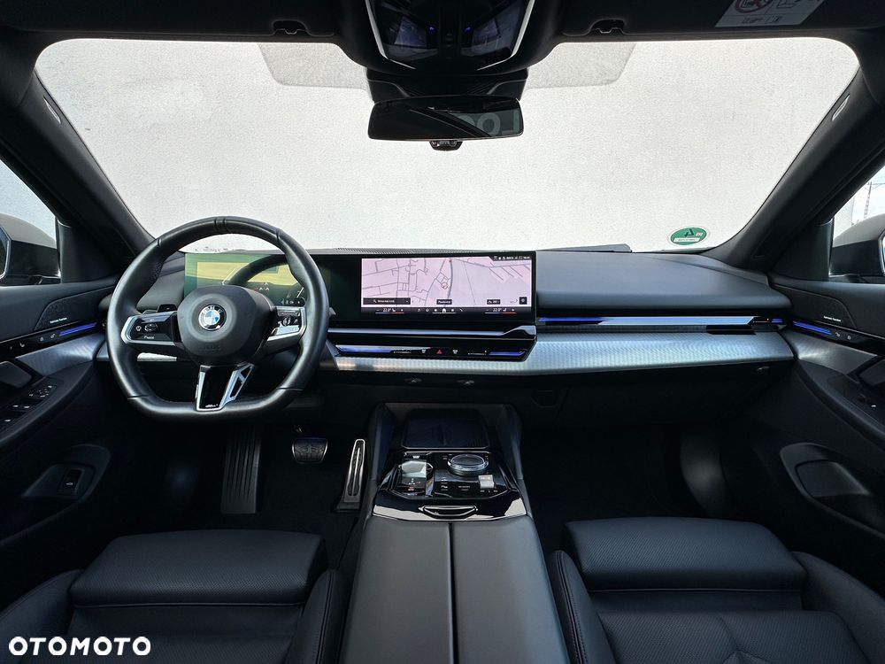 BMW Seria 5 540d xDrive mHEV M Sport Edition - 17