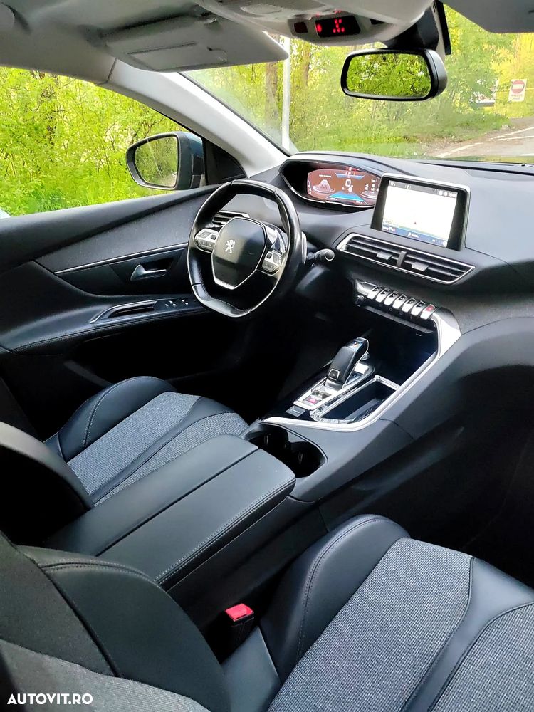 Peugeot 5008 BlueHDI 130 EAT8 Allure - 23