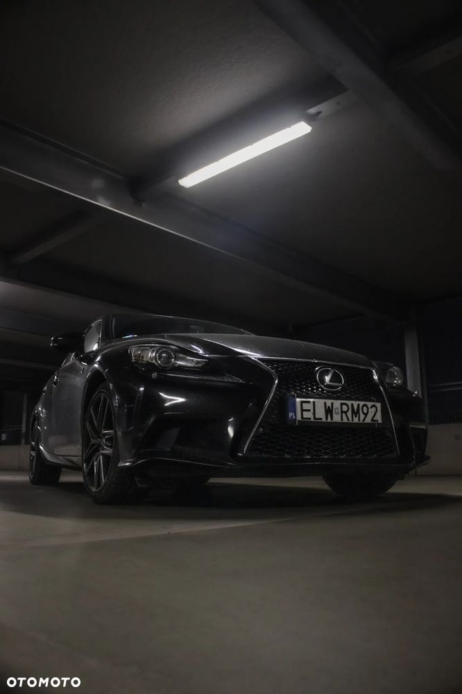 Lexus IS 200t F Sport - 4