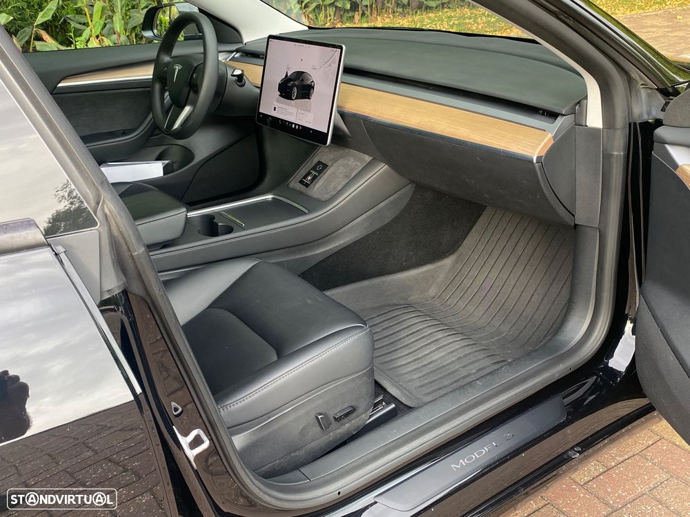 Tesla Model 3 - 21