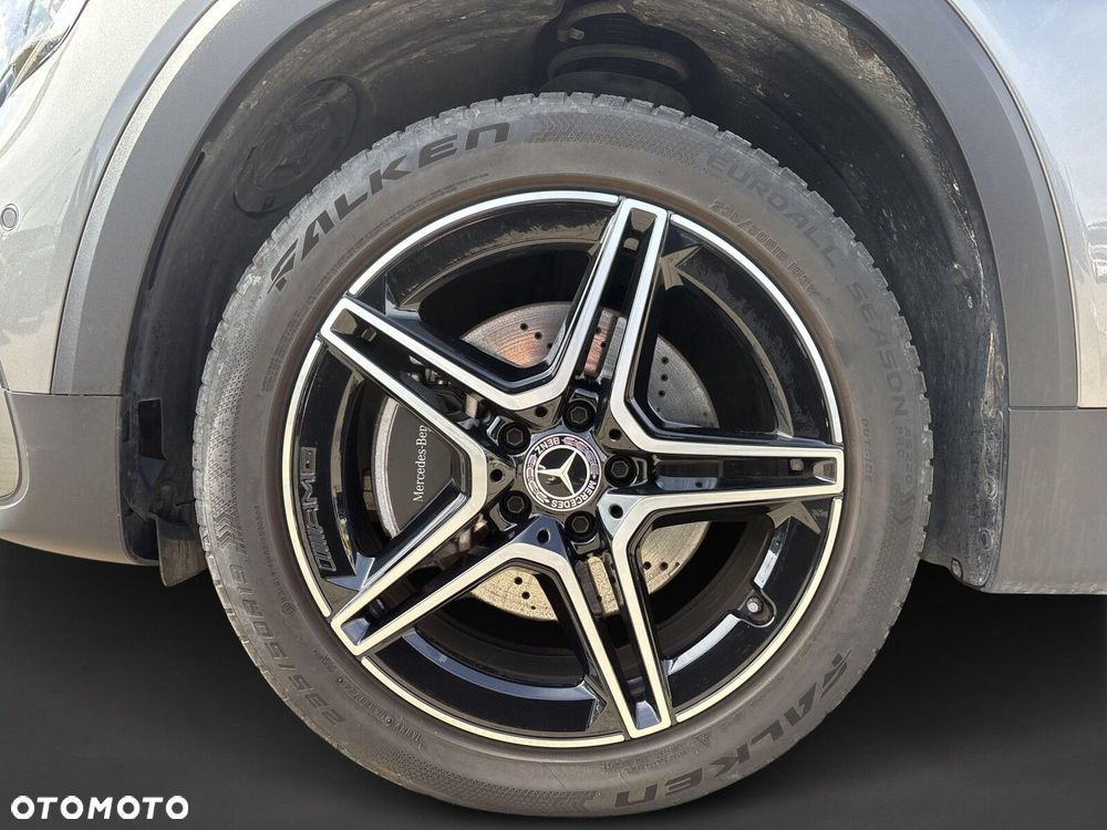 Mercedes-Benz GLB - 10