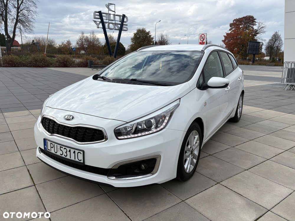 Kia Ceed - 11