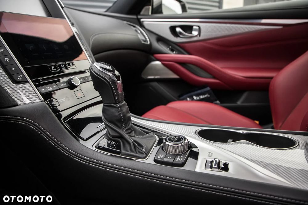 Infiniti Q60 2.0t Sport Tech - 18