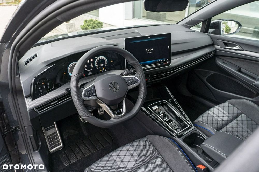 Volkswagen Golf - 10