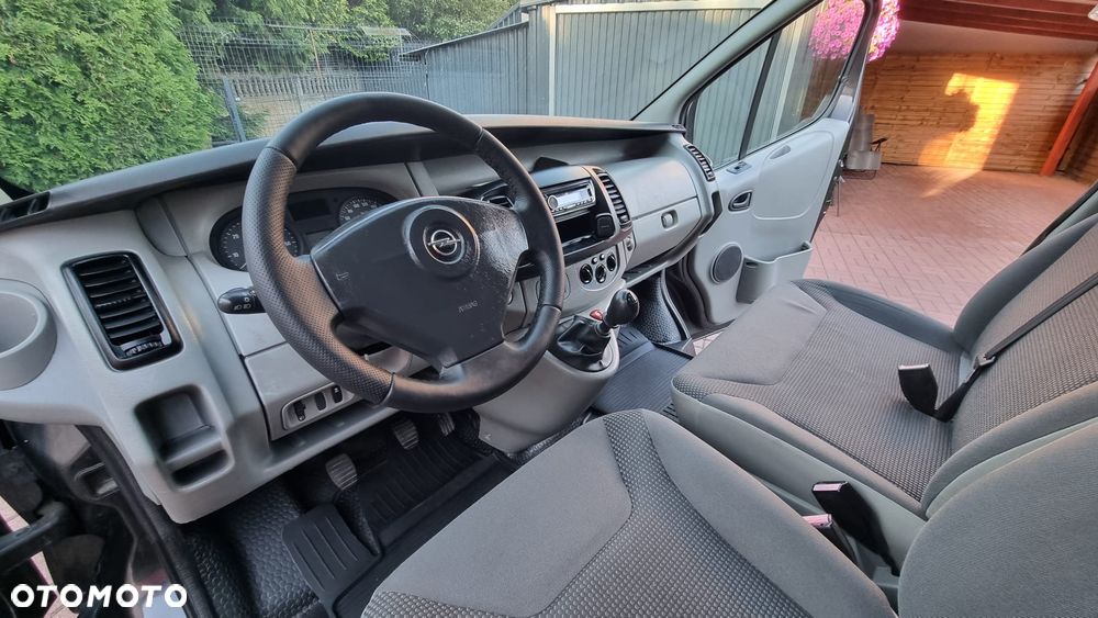 Opel Vivaro - 11