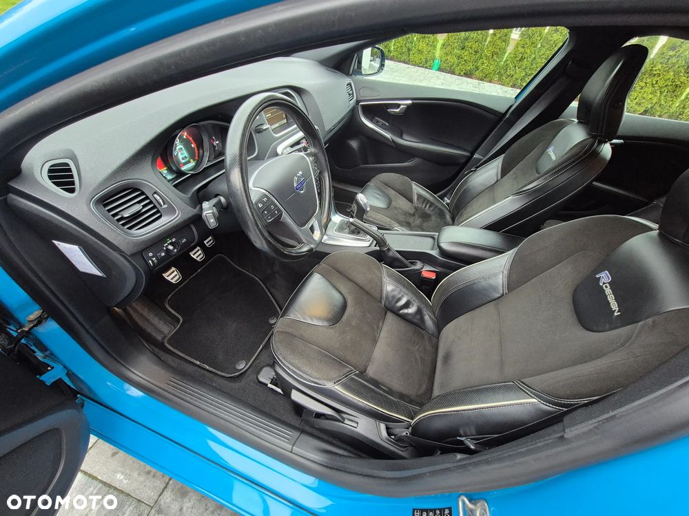 Volvo V40 D2 R Design - 25