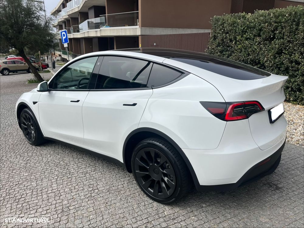 Tesla Model Y Standard - 25
