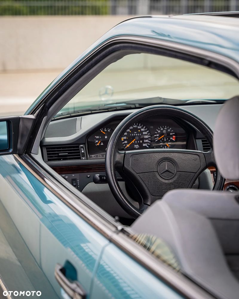 Mercedes-Benz W124 (1984-1993) - 12