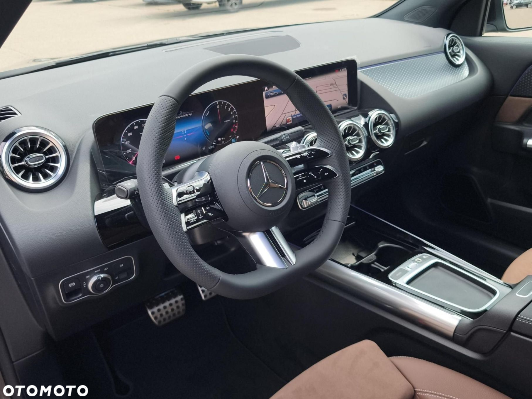 Mercedes-Benz GLA - 9