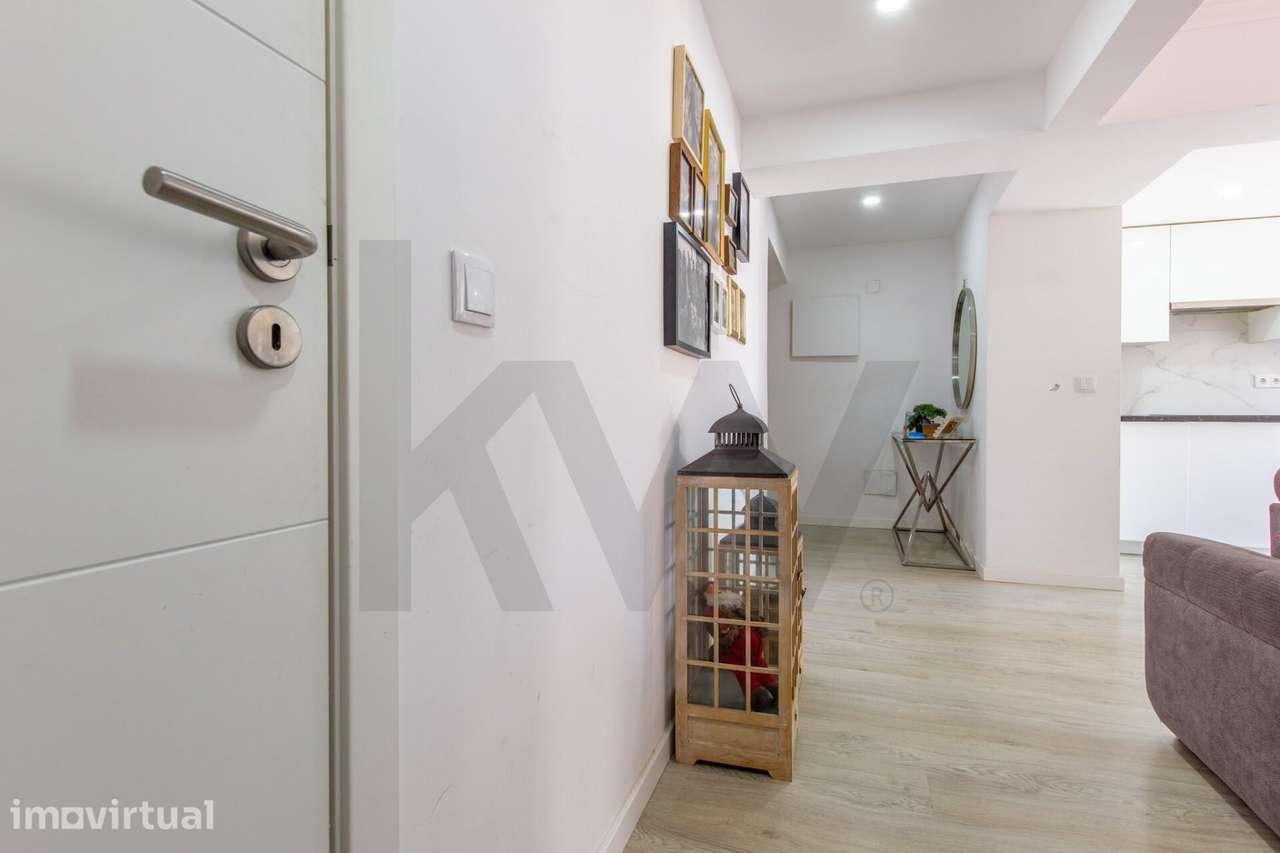 Apartamento T2 Totalmente Remodelado com Vista Mar no Horizonte | Urba - Grande imagem: 3/21