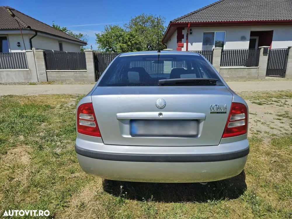 Skoda Octavia Tour 1.6 - 6