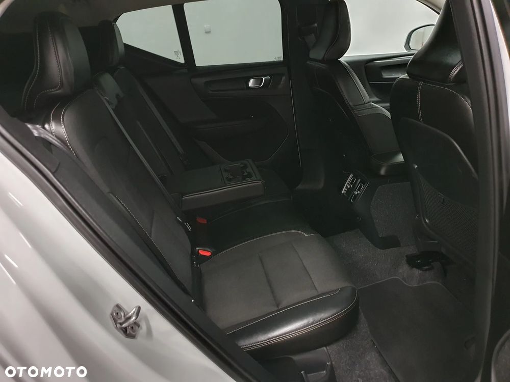 Volvo XC 40 D3 SCR R-Design - 17