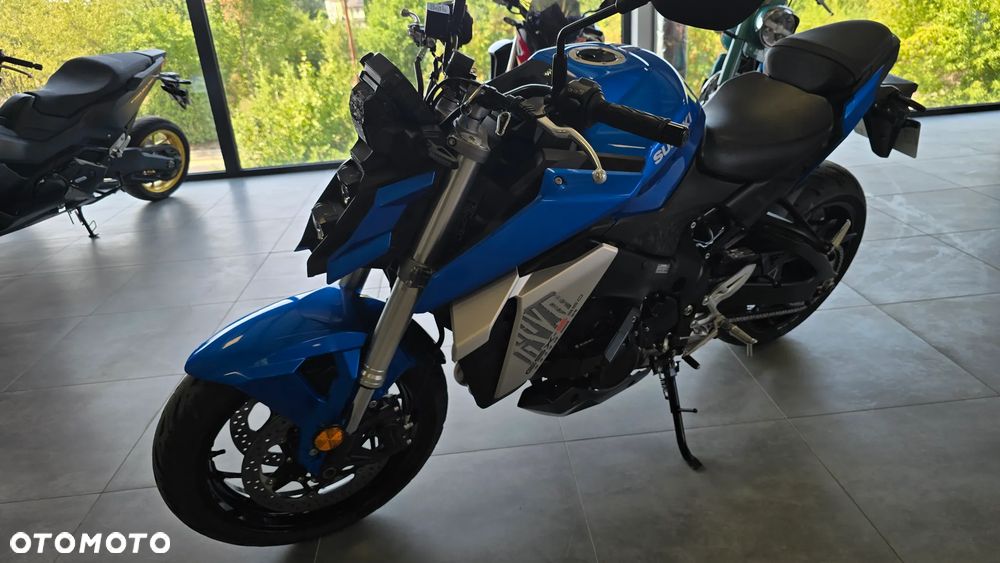 Suzuki GSX - 4