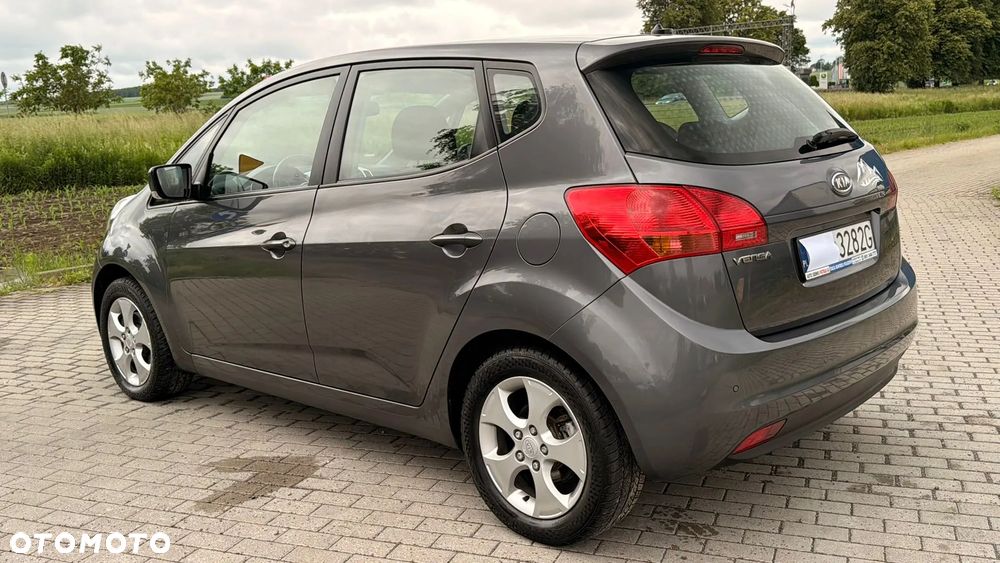 Kia Venga 1.6 L - 17