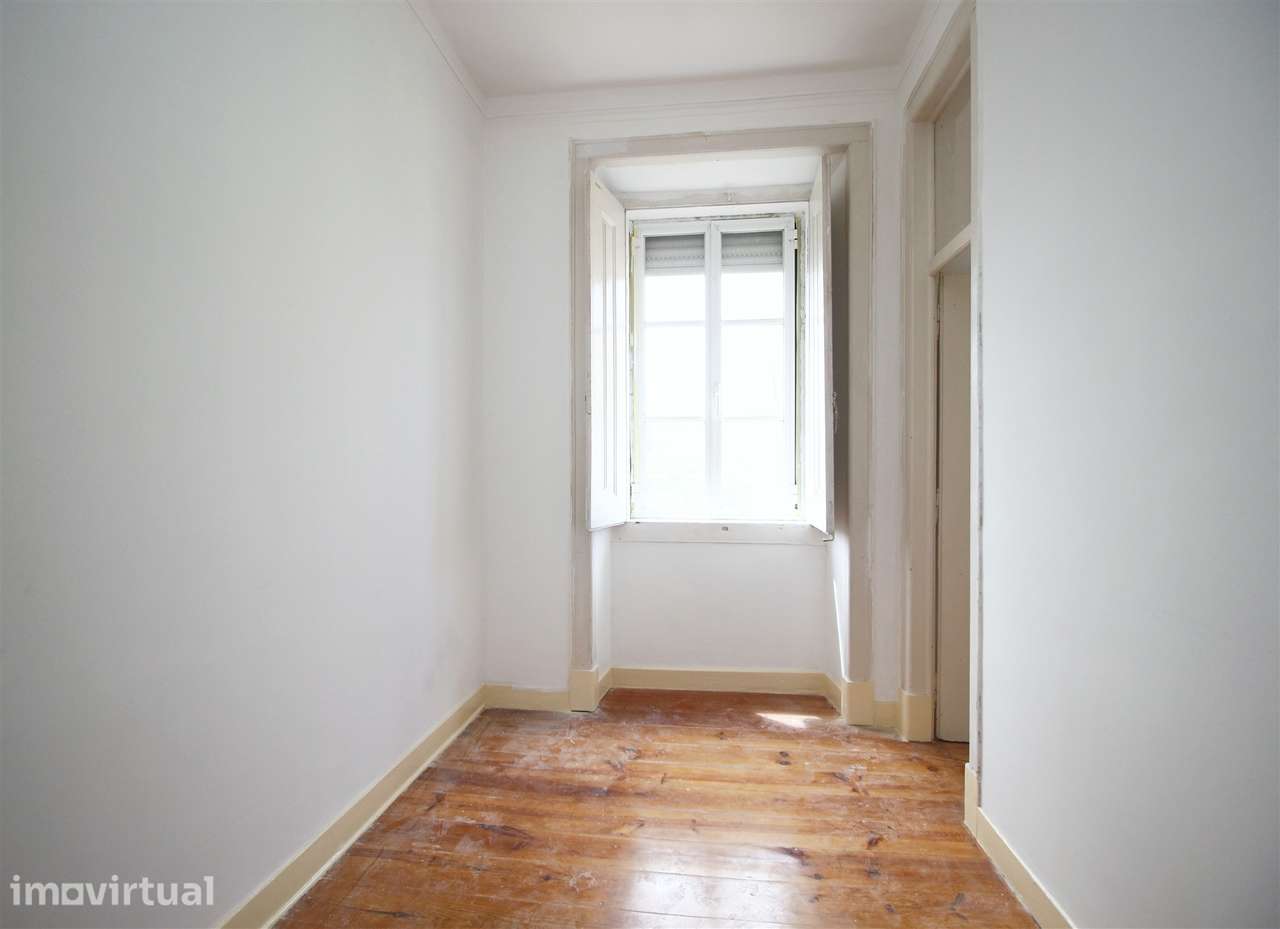 Apartamento T3 usado mas c/alguma obra Graça Lisboa - Grande imagem: 5/21