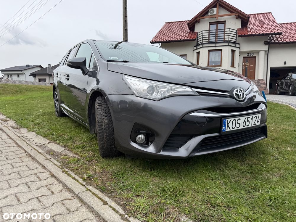 Toyota Avensis 2.0 D-4D Prestige - 2