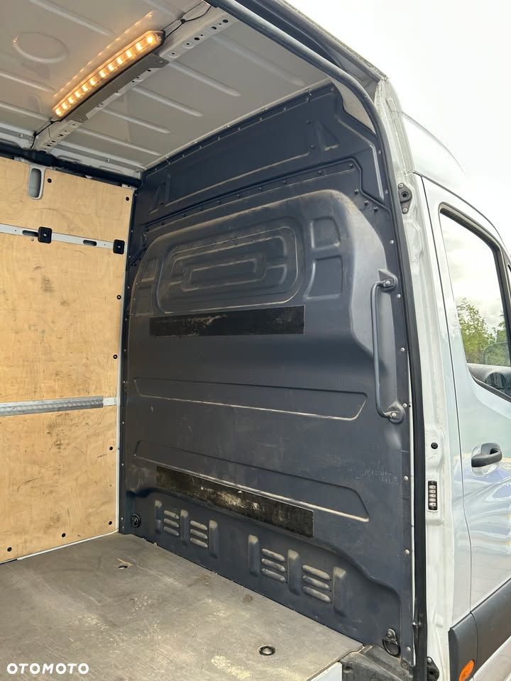 Mercedes-Benz sprinter - 14