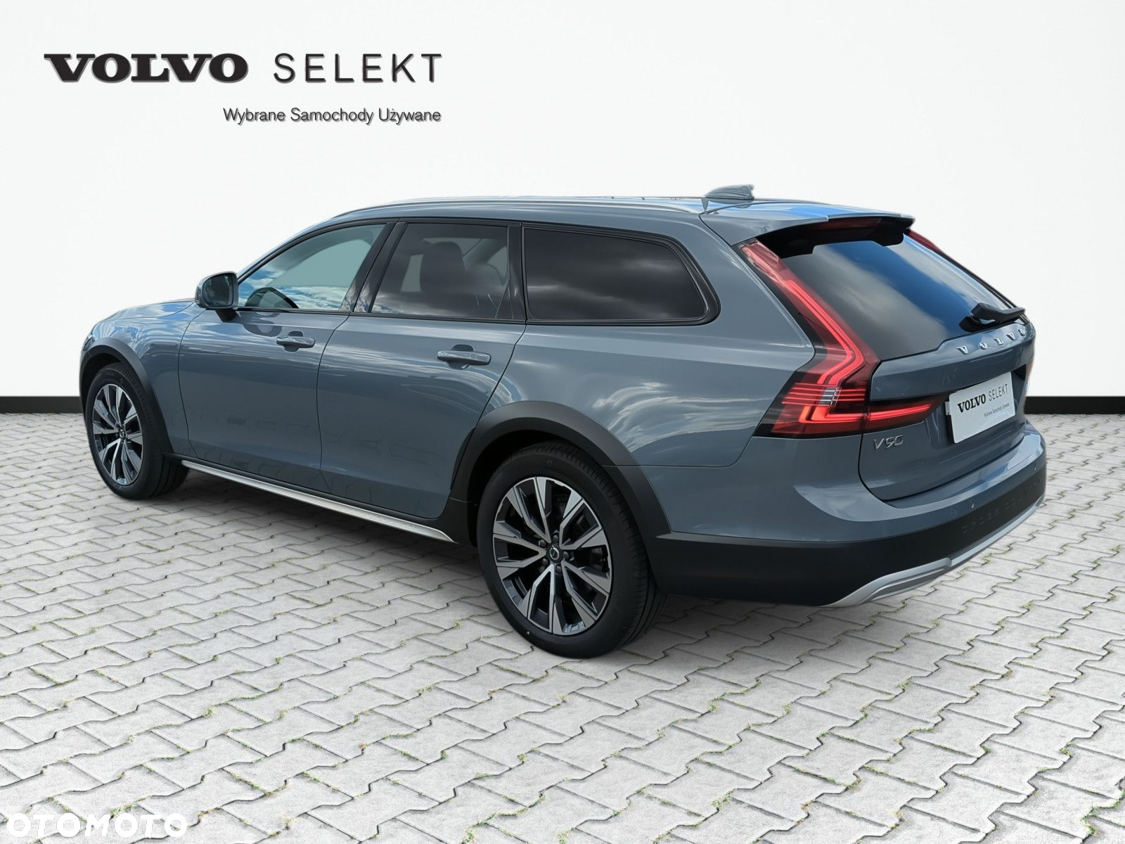 Volvo V90 Cross Country - 3